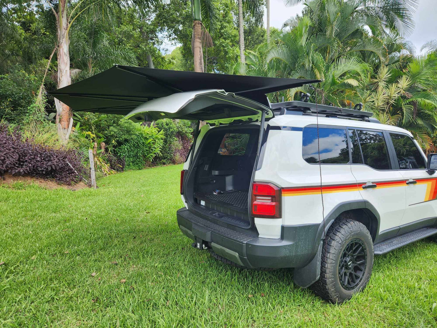 landcruiser tailgate open with 270 awning