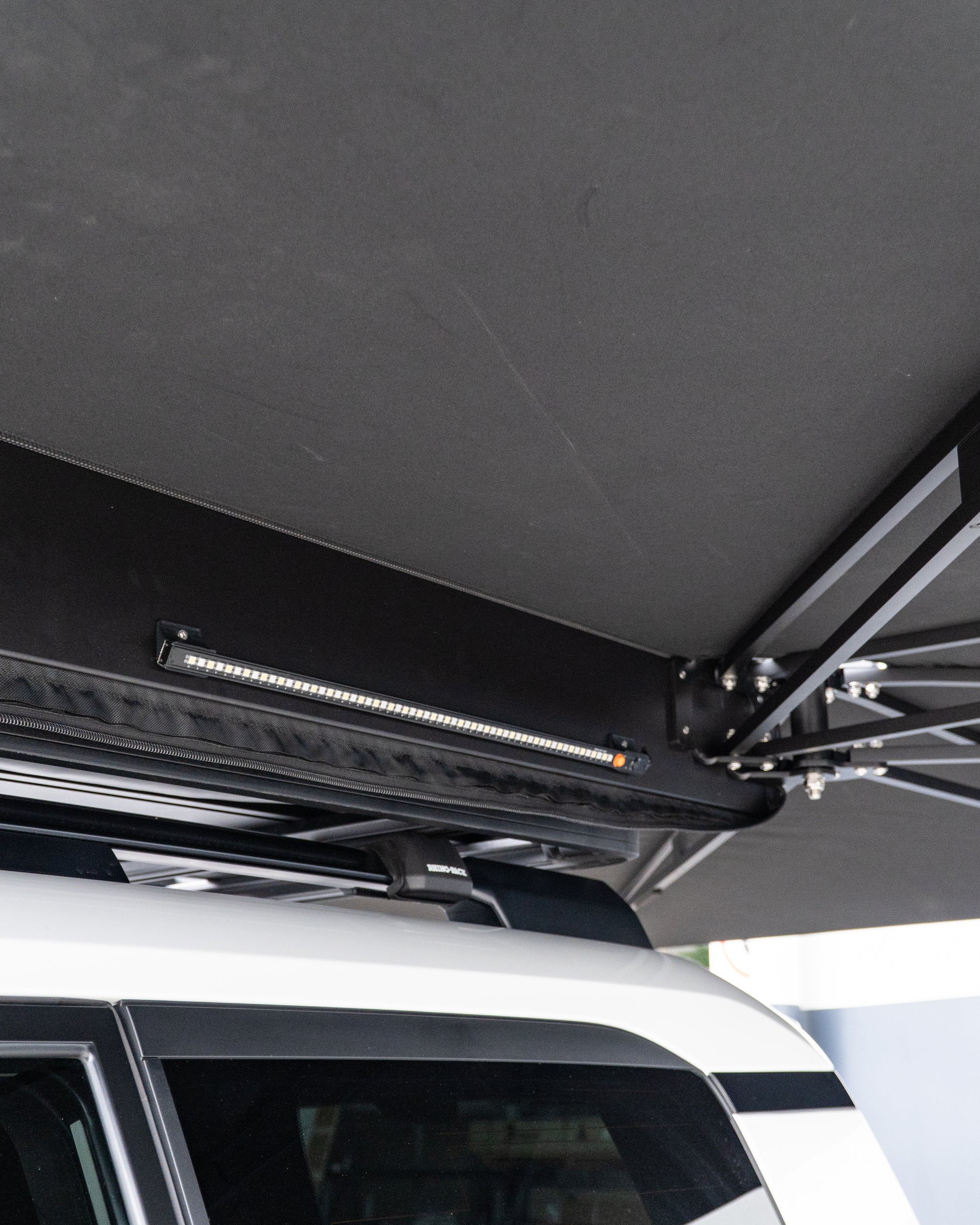 270 awning with white and amber light