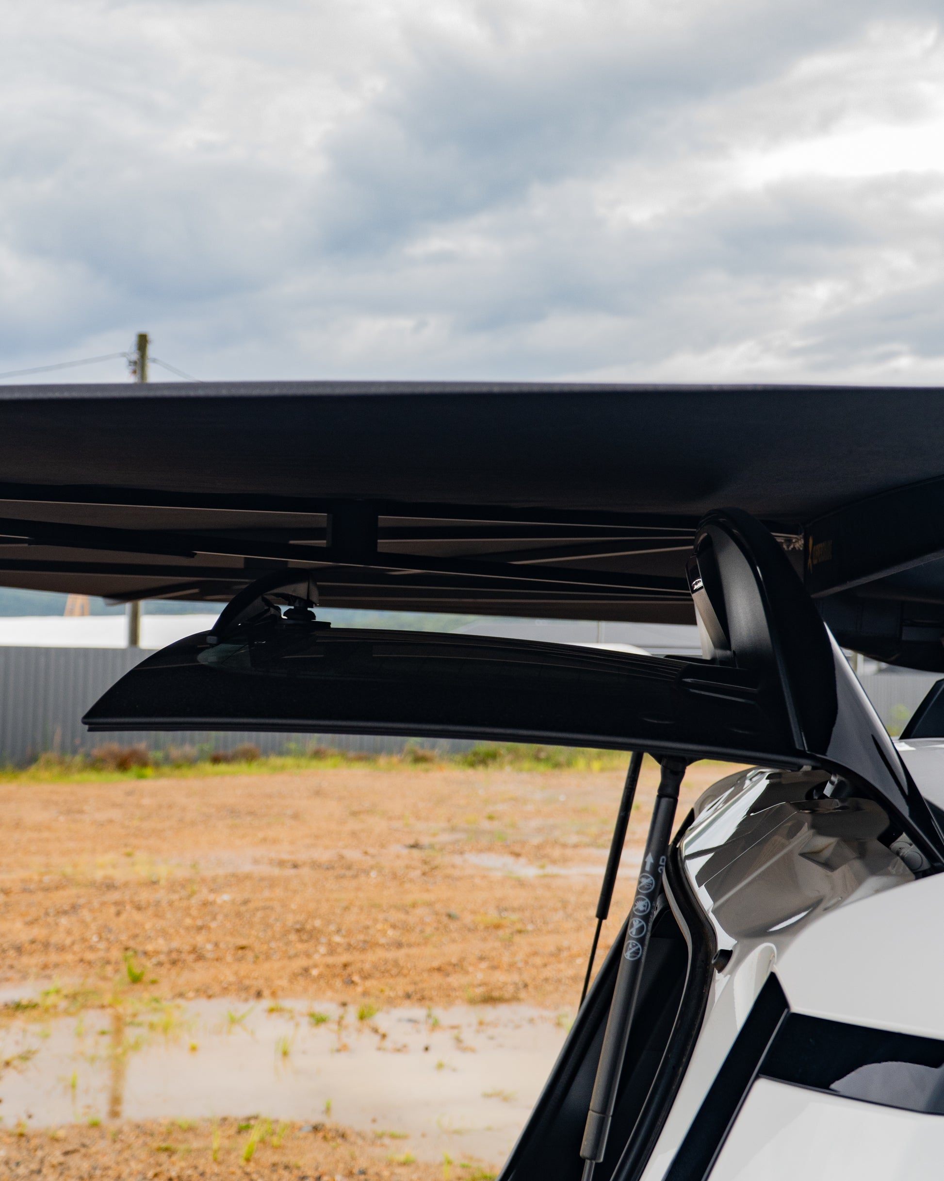 270 degree awning open tailgate open Prado 250