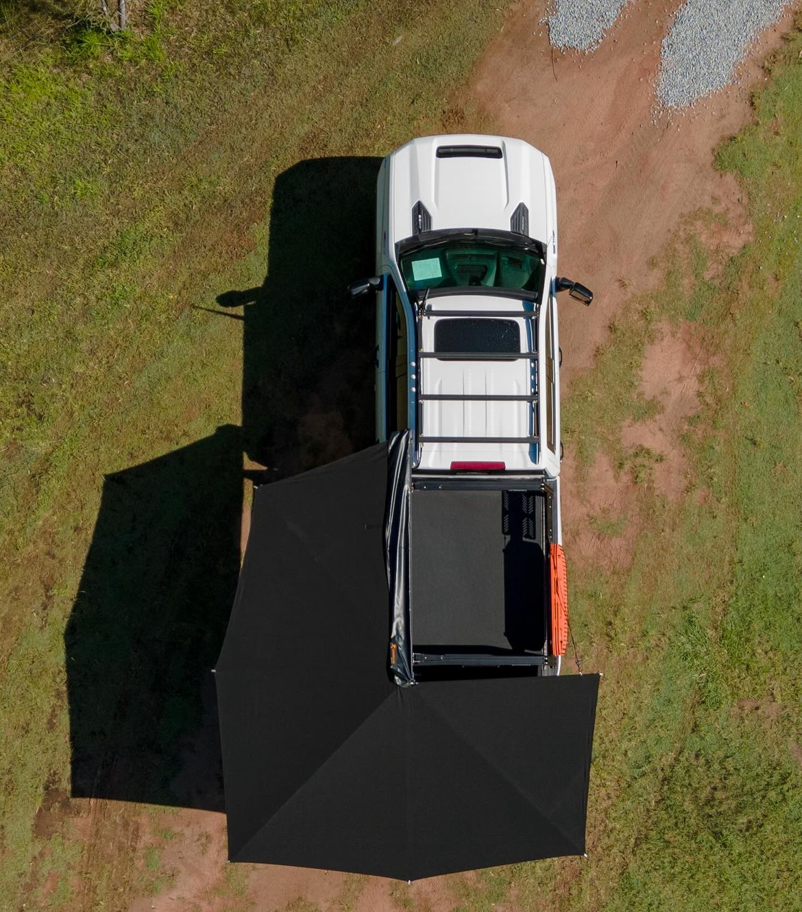 American truck with tub rack and accessories